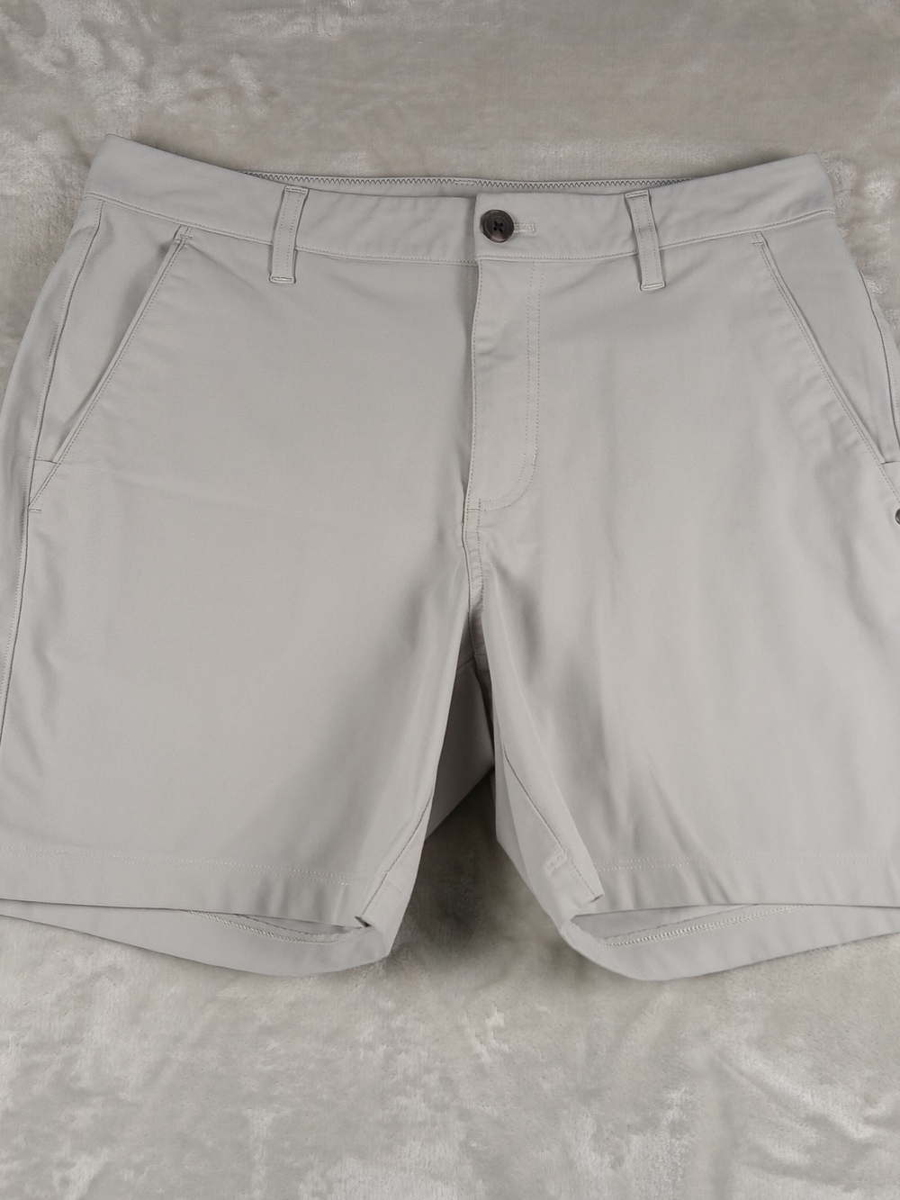Vuori Meta Shorts 32 Men's 6" Performance Golf Gray